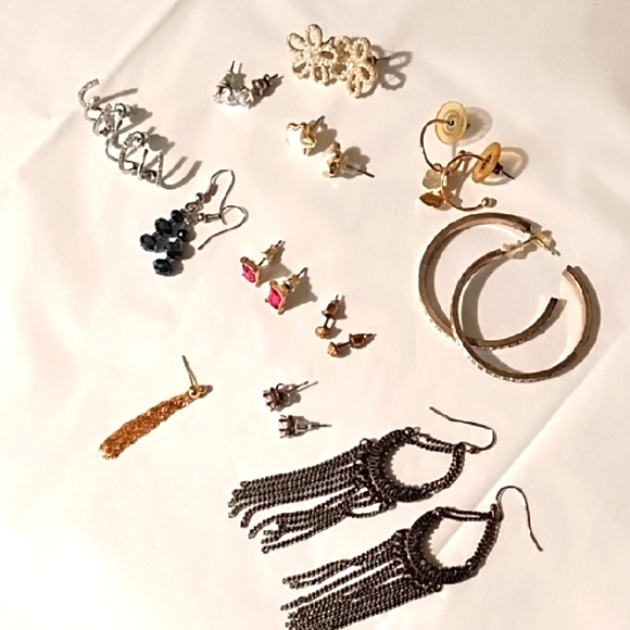 Vtg., 10 Karat Gold, Costume And  Silver Plated Women's Jewelry Set 11 Plus 2. - Picture 1 of 9